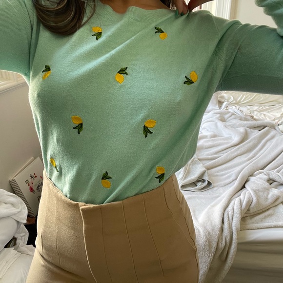 J.CREW LIGHT LEMON PRINTED SWEATSHIRT - Picture 4 of 6